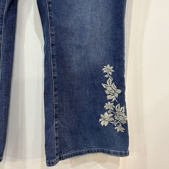 Nanette Lepore Belle High Rise Bootcut Jeans Floral Embroidery Size 16W - Picture 3 of 15